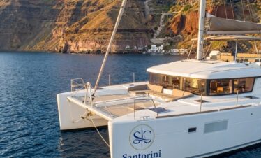 Sunset catamaran cruise in Santorini